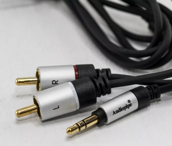 Cable Plug 3.5mm Estéreo a 2 Plug RCA Metalicos 1.8M Audiopipe - Imagen 2